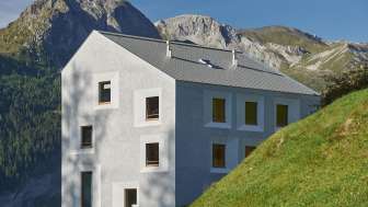 La Pensiun Laresch in estate