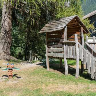 Casa dei giochi nel parco giochi di Andeer