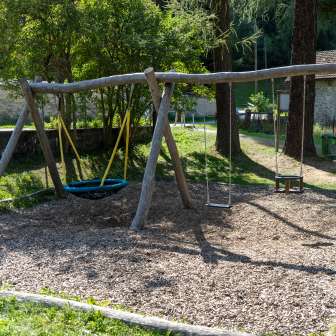 Altalena nel parco giochi Andeer