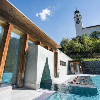 La piscina all'aperto dei bagni minerali di Andeer
