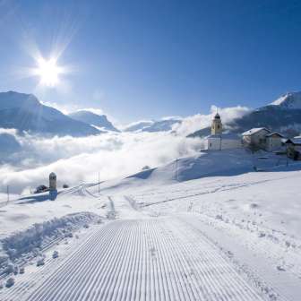 La pista per slittini direttamente dal ristorante Muntsulej a Mathon