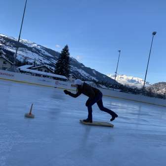 Curling sulla pista di ghiaccio naturale di Sils i.D.