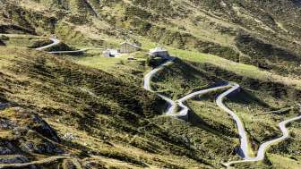 Il Berghaus si trova sul versante svizzero del Passo dello Splügen.