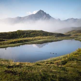 Il lago Bischolsee sull'Heinzenberg