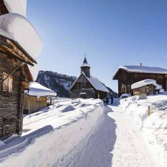 Obermutten in inverno