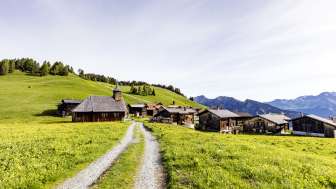 Obermutten in estate