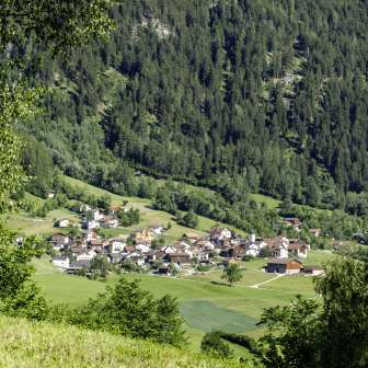 Il villaggio di Pignia in estate