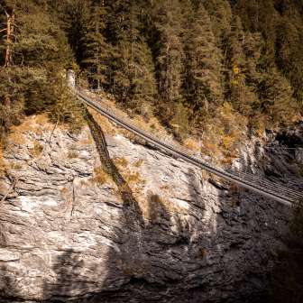 Il ponte traverser in autunno