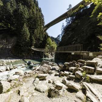 Il Pùnt da Suransuns nella gola della Viamala