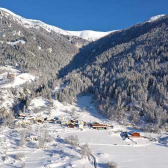 Reischen con il castello di Haselstein in inverno