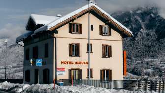 L'Hotel Ristorante Albula a Thusis in estate