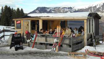 L'Hexa-Hütta nella stazione a valle di Sarn Lescha L'Hexa-Hütta nella stazione a valle di Sarn Lescha