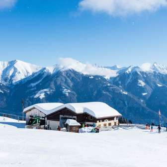 L'Älplibar Sarn sull'Heinzenberg con vista sul Domleschg