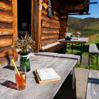 La trattoria della pastora dell'Alpe Bischola sull'Heinzenberg
