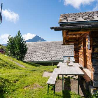 La trattoria della pastora dell'Alpe Bischola sull'Heinzenberg