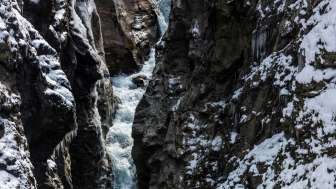 L'imponente gola della Viamala con i suoi due ponti storici