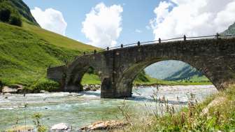 L'Alte Landbrugg nell'Hinterrhein