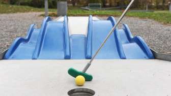 Campo da minigolf presso la Clinica Beverin