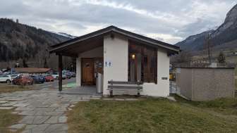 Bagno pubblico alle terme minerali di Andeer Bagno pubblico alle terme minerali di Andeer