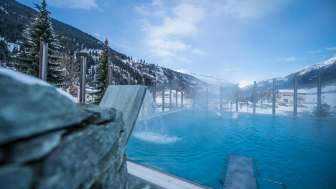 La piscina coperta del Mineralbad Andeer