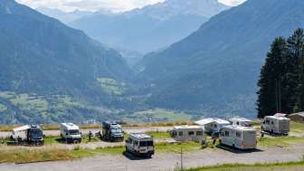La vista dalla piazzola Heinzenberg-Lescha La vista dalla piazzola Heinzenberg-Lescha