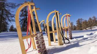 Mutta Sport si trova direttamente alla stazione a valle della seggiovia Feldis-Mutta.