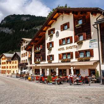 L'Hotel Suretta a Splügen in estate