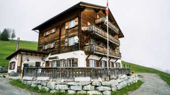 La Gasthaus Post di Obermutten in estate La Gasthaus Post di Obermutten in estate