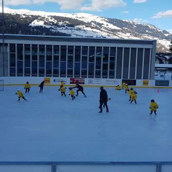 Gli juniores sulla pista di ghiaccio naturale di Sils i.D.