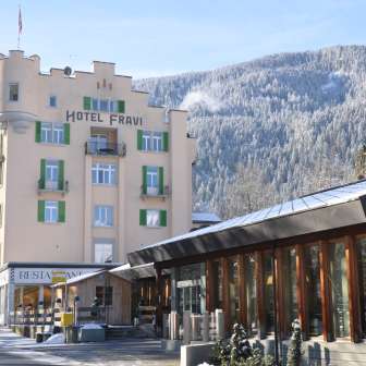 L'Hotel Fravi ad Andeer in inverno