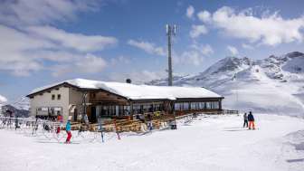 Il ristorante Tanatzhöhi nel comprensorio sciistico Splügen-Tambo