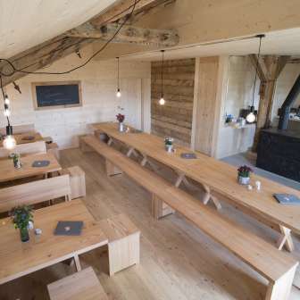 Gli interni dell'Alpbeizli Alp Nurdagn