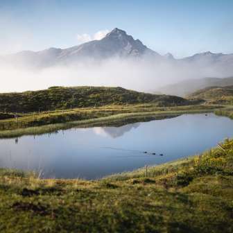Il lago Bischolsee sull'Heinzenberg