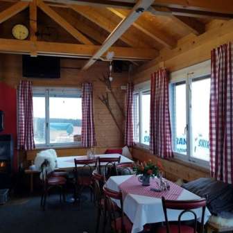 Sala da pranzo del ristorante Raschuns