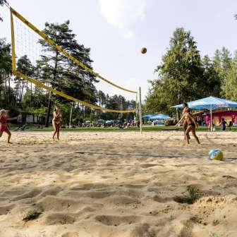 Il campo da beach volley del centro balneare di Thusis