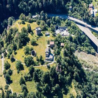 Il complesso del castello Hohen Rätien