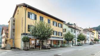 Pasticceria Gyger - Ristorante - B&B a Thusis in estate Pasticceria Gyger - Ristorante - B&B a Thusis in estate