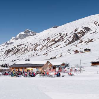 Il rifugio di Avers-Juppa proprio accanto all'impianto di risalita