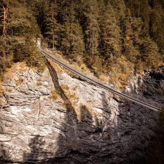 Il ponte traverser in autunno