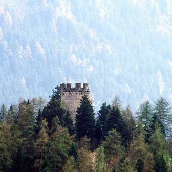 Nuovi Peccati / Rovine del castello di Canova