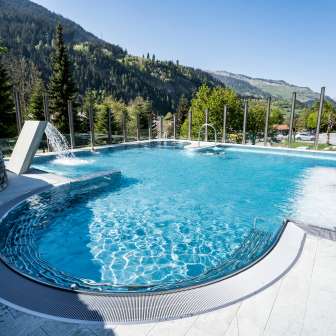 La piscina all'aperto dei bagni minerali di Andeer