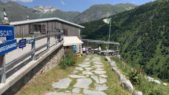 Il ristorante Baita del Capriolo nella Valle di Lei