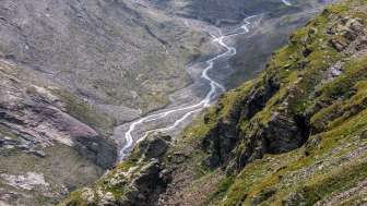 L'area delle sorgenti dell'Hinterrhein è impressionante L'area delle sorgenti dell'Hinterrhein è impressionante