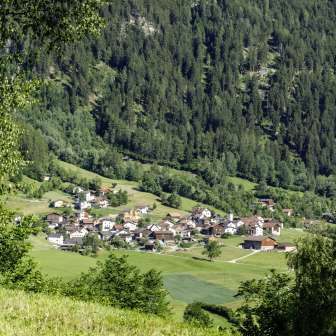 Il villaggio di Pignia in estate